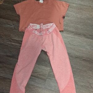 Gymshark  Pink Seamless Logo Waist Leggings And Medium Top